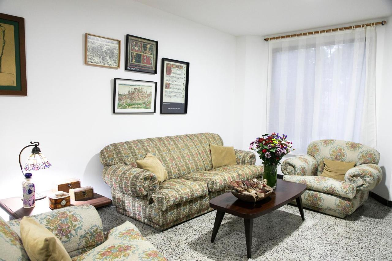 50N15 B&B กาลี ภายนอก รูปภาพ
