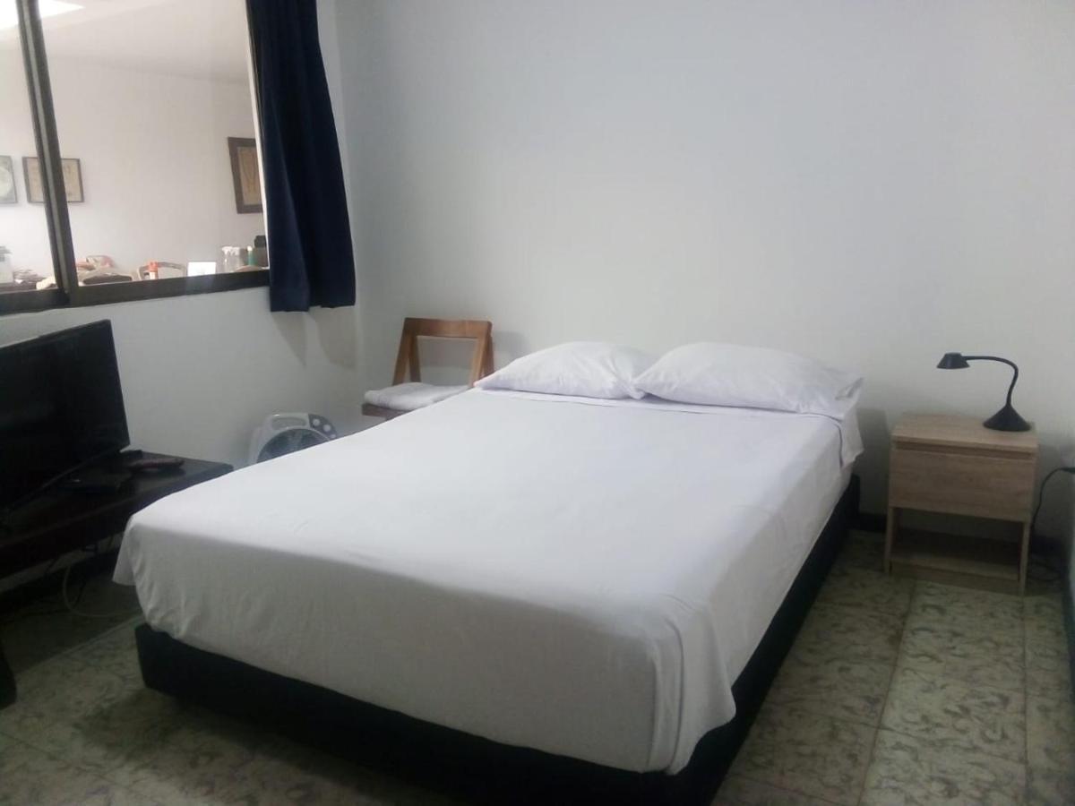 50N15 B&B กาลี ภายนอก รูปภาพ