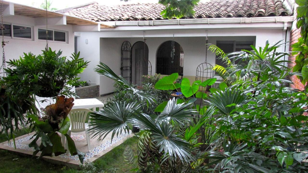 50N15 B&B กาลี ภายนอก รูปภาพ